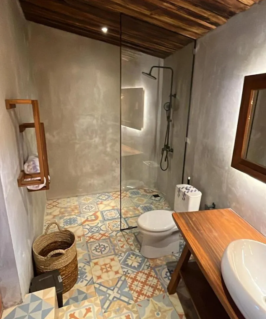 New Villa Private Pool - Minutes From Airport Kuta Lombok Indonesia