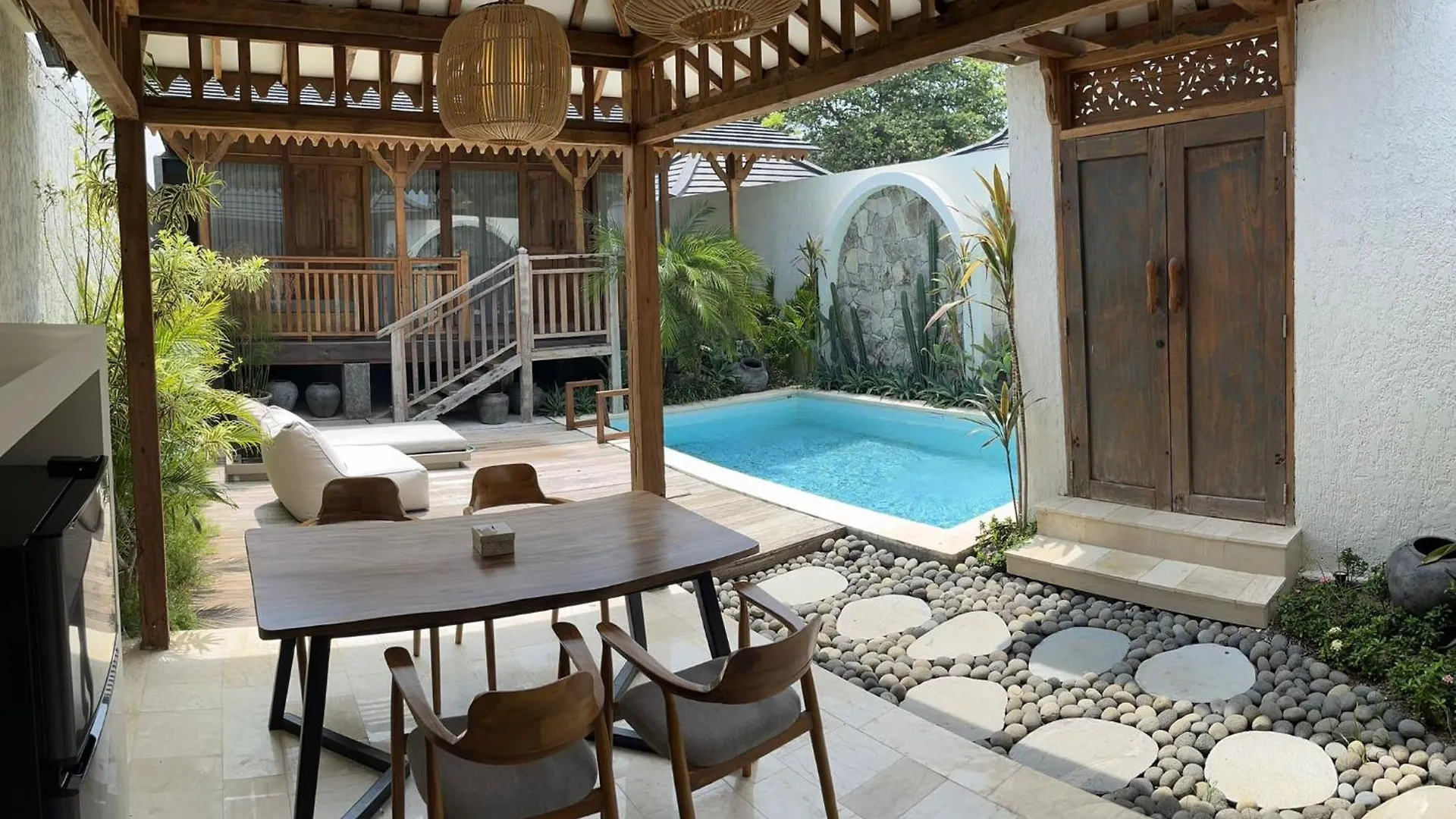 New Villa Private Pool - Minutes From Airport location