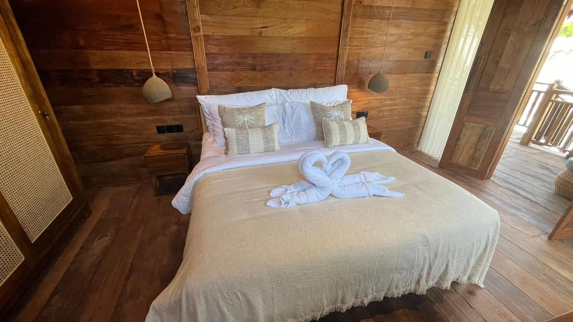 New Villa Private Pool - Minutes From Airport Kuta Lombok