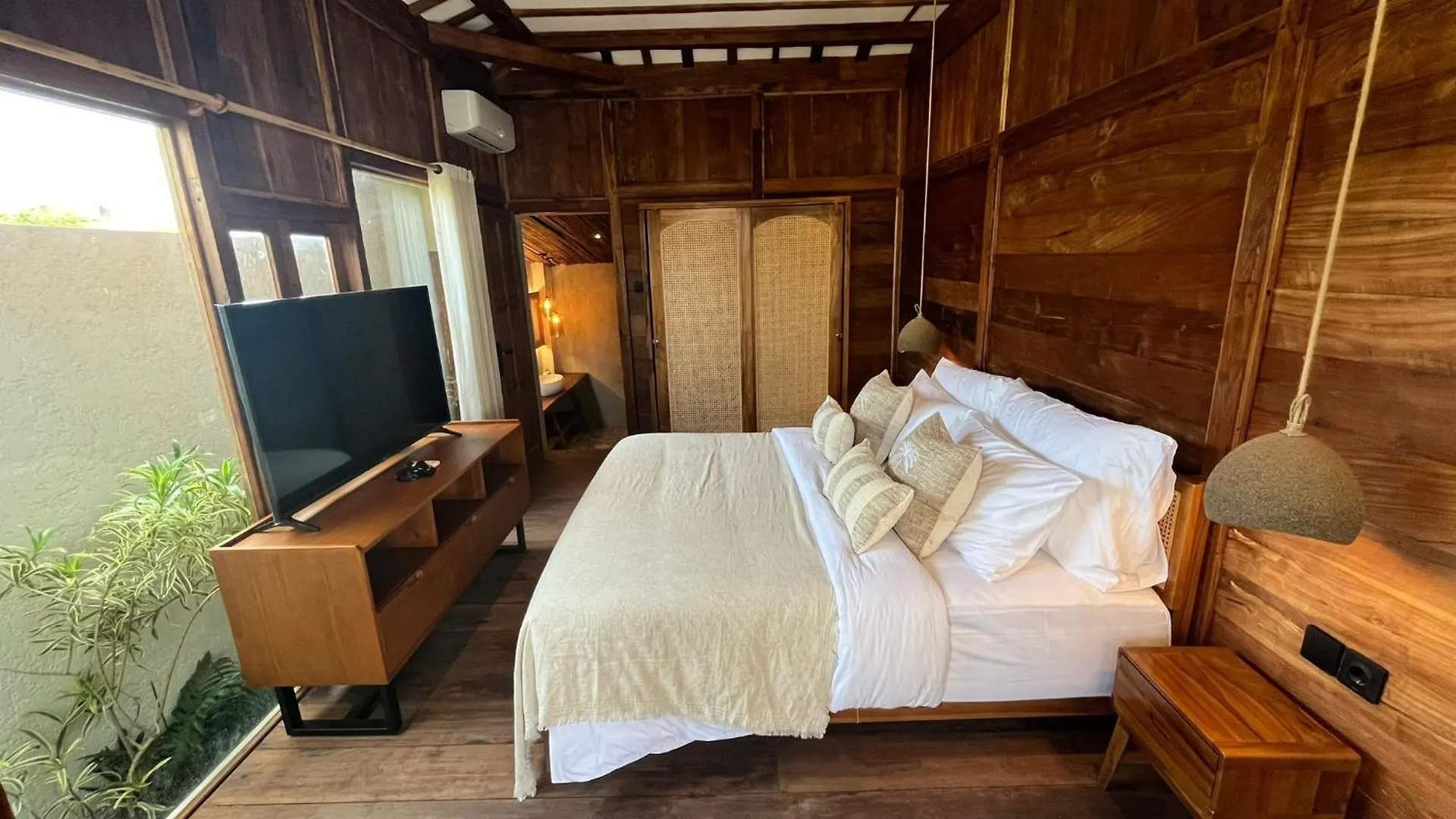 New Villa Private Pool - Minutes From Airport Kuta