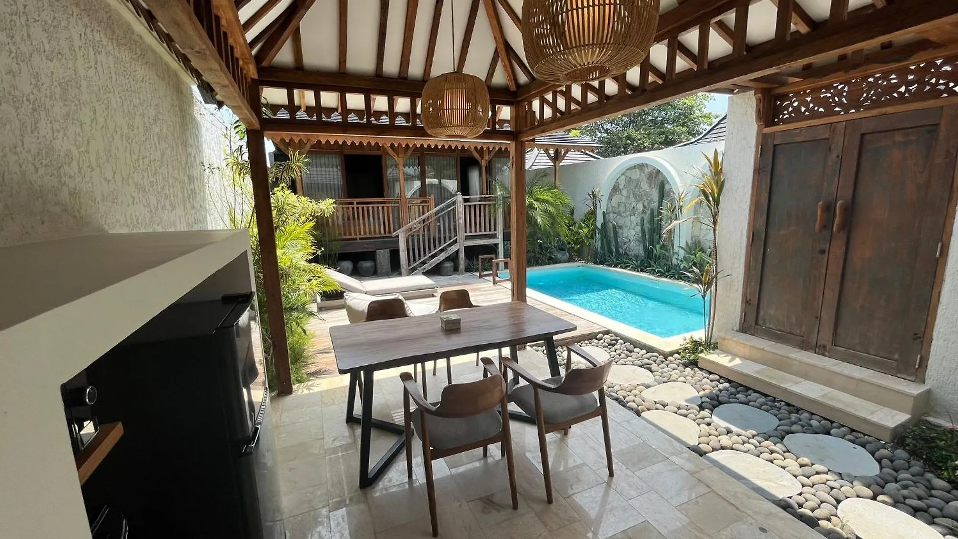 New Villa Private Pool - Minutes From Airport Kuta  Indonesia