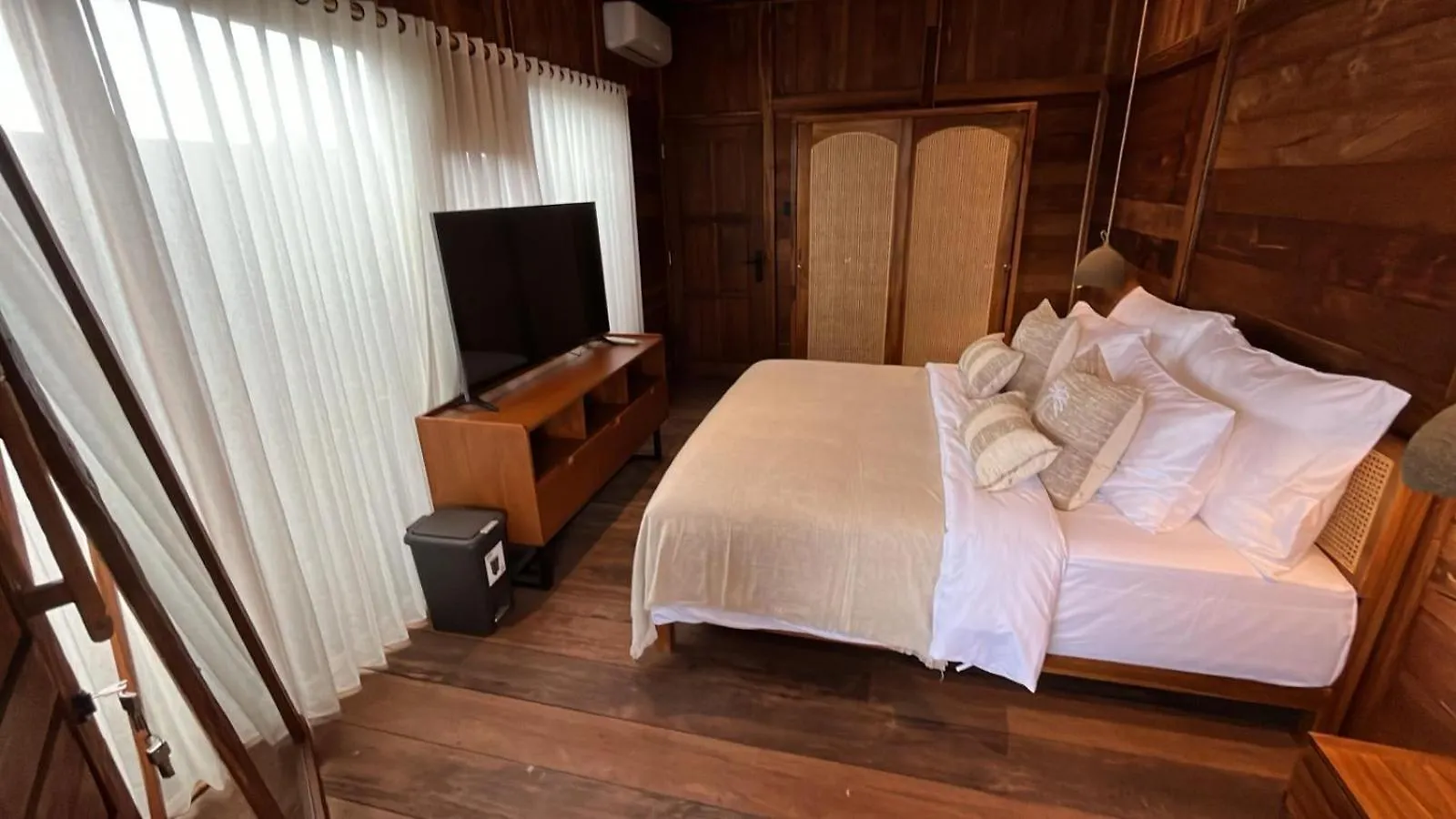 New Villa Private Pool - Minutes From Airport Kuta