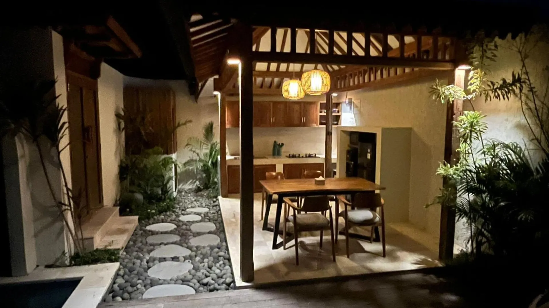 New Villa Private Pool - Minutes From Airport Kuta  0*, Kuta (Bali)