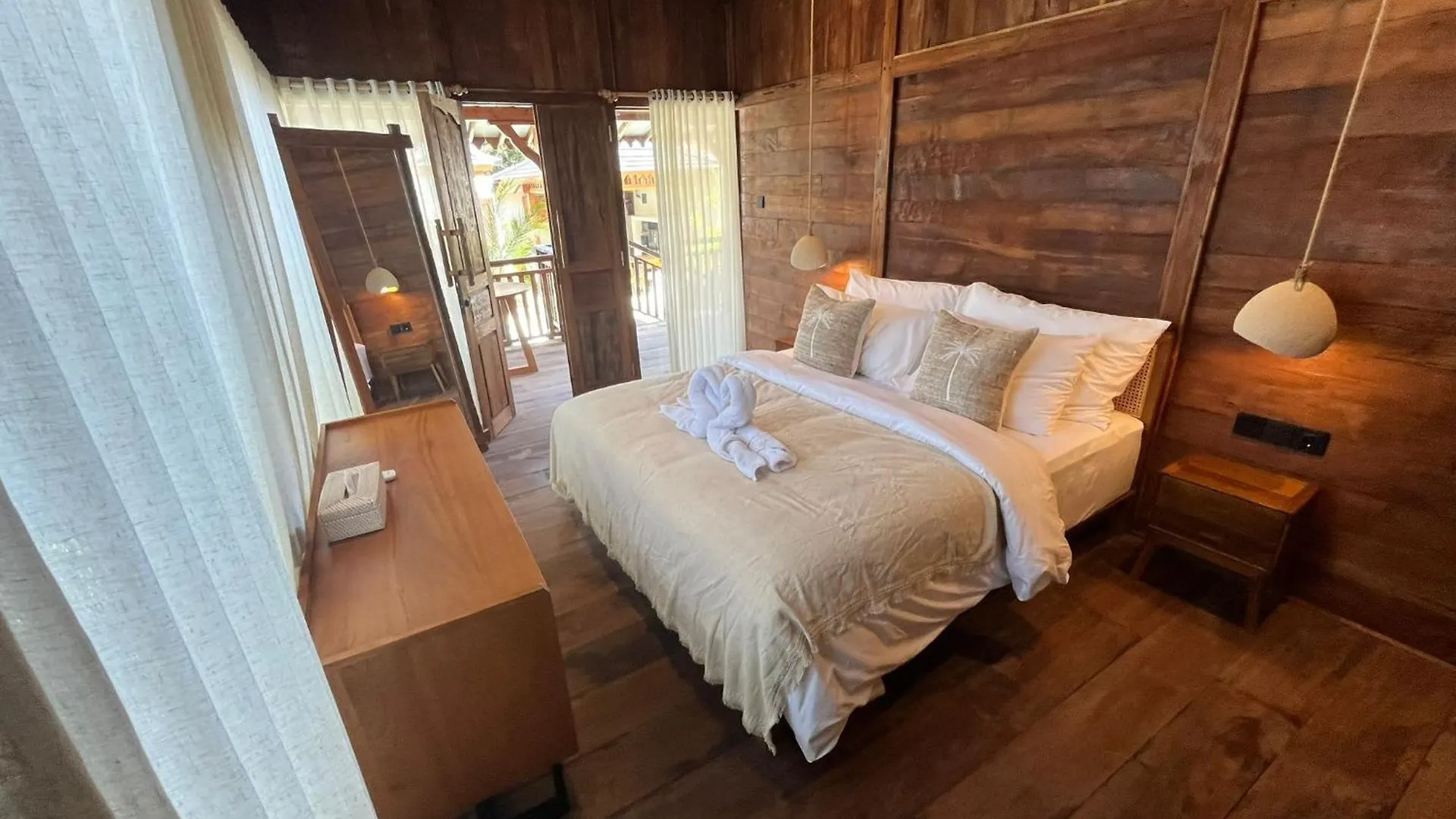 New Villa Private Pool - Minutes From Airport Kuta  Indonesia